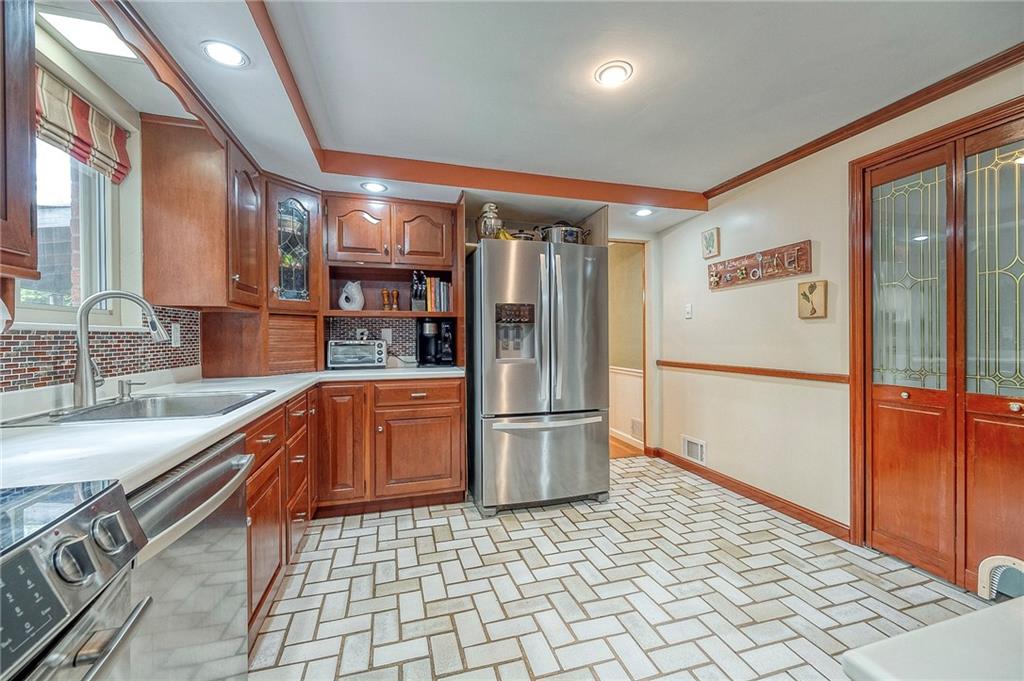59 Stancey Road Pittsburgh, PA 15220 - Photo 10 of 43 Gallery Image 10