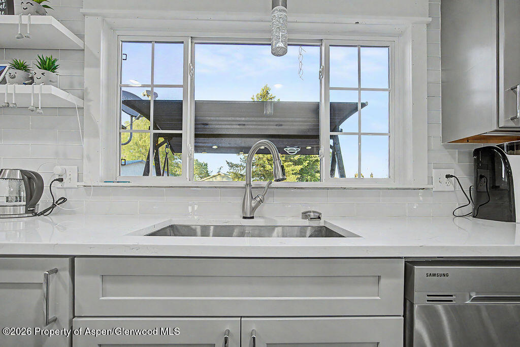889 Ashley Road Craig, CO 81625 - Photo 13 of 59 889Ashley-44