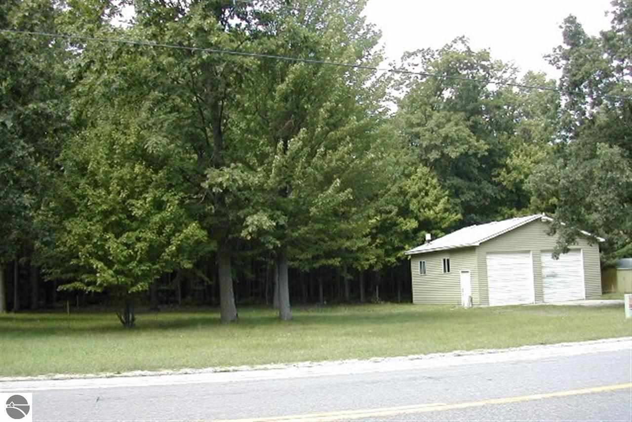 6940 Karlin Road Interlochen, MI 49643 - Photo 3 of 42 1780987-2.JPG