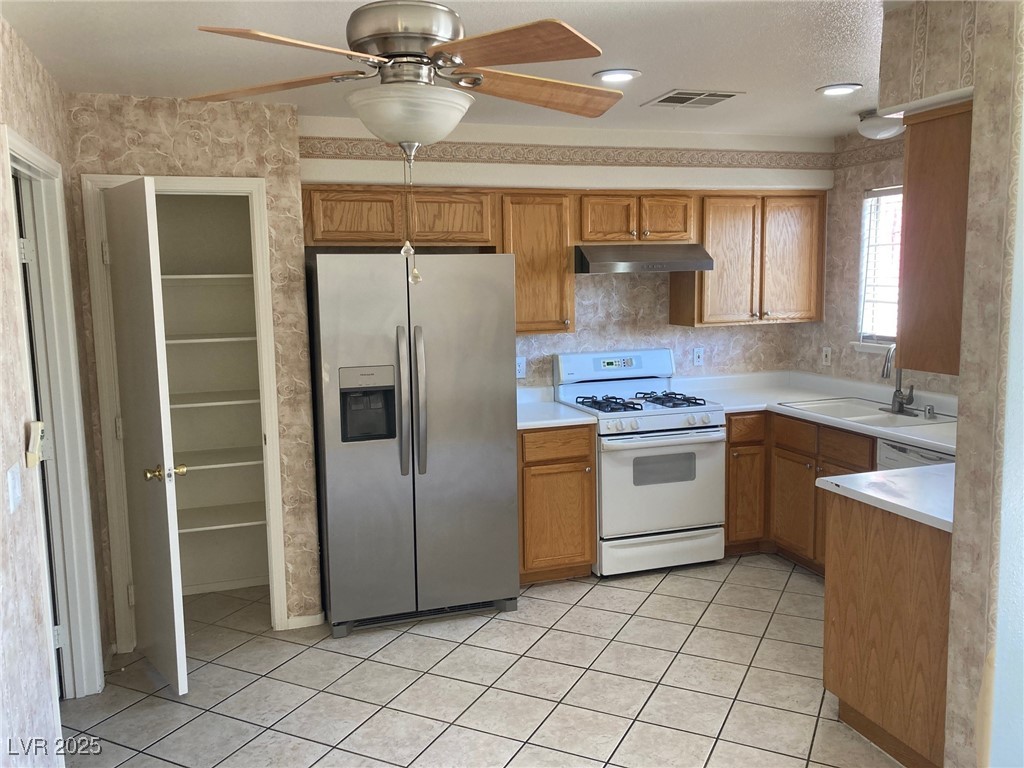 800 Spotted Eagle Street Henderson, NV 89015 - Photo 6 of 20