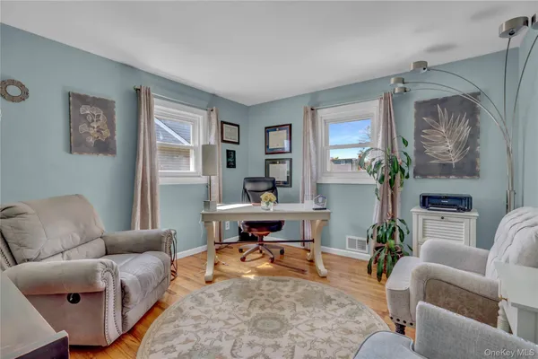 $624,999 | 77 Farmers Avenue, Lindenhurst, NY 11757