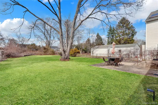 $624,999 | 77 Farmers Avenue, Lindenhurst, NY 11757