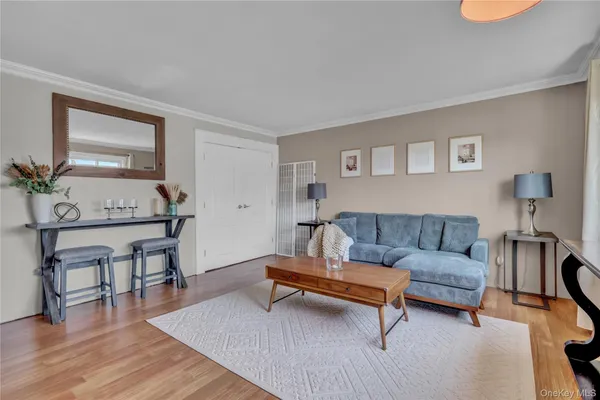 $624,999 | 77 Farmers Avenue, Lindenhurst, NY 11757