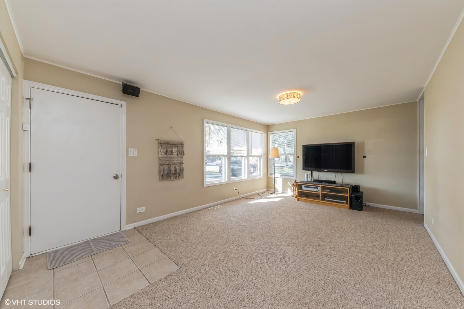 2506 Kirchoff Road Rolling Meadows, IL 60008 - Photo 3 of 12 Gallery Image 3