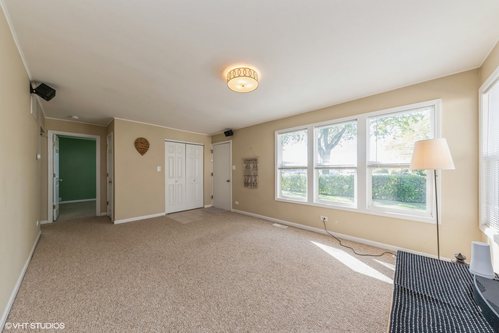 2506 Kirchoff Road Rolling Meadows, IL 60008 - Photo 4 of 12 Gallery Image 4
