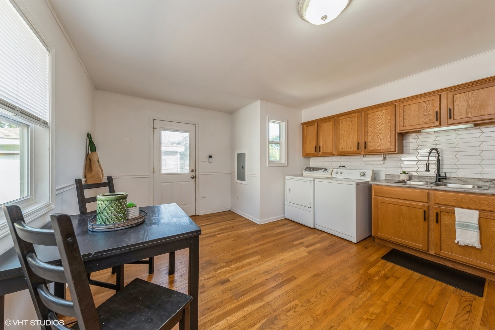 2506 Kirchoff Road Rolling Meadows, IL 60008 - Photo 6 of 12 Gallery Image 6