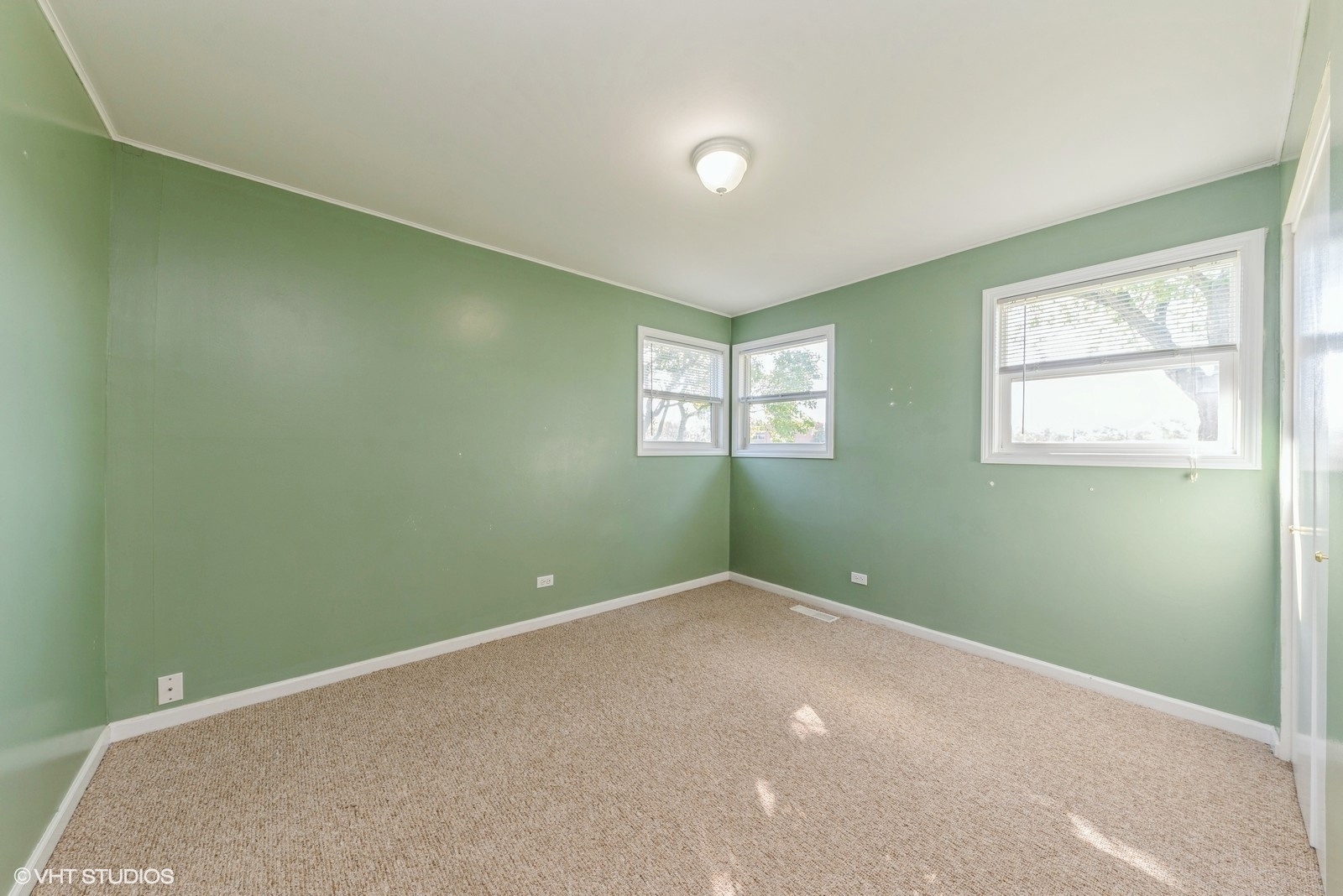2506 Kirchoff Road Rolling Meadows, IL 60008 - Photo 10 of 12 Gallery Image 10