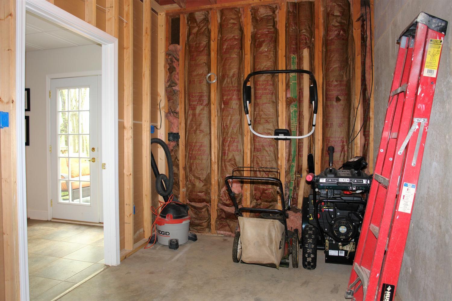 219 Darwin Road Southwest Roanoke, VA 24014 - Photo 45 of 58 219 Darwin Rd SW Roanoke VA-large-045-04