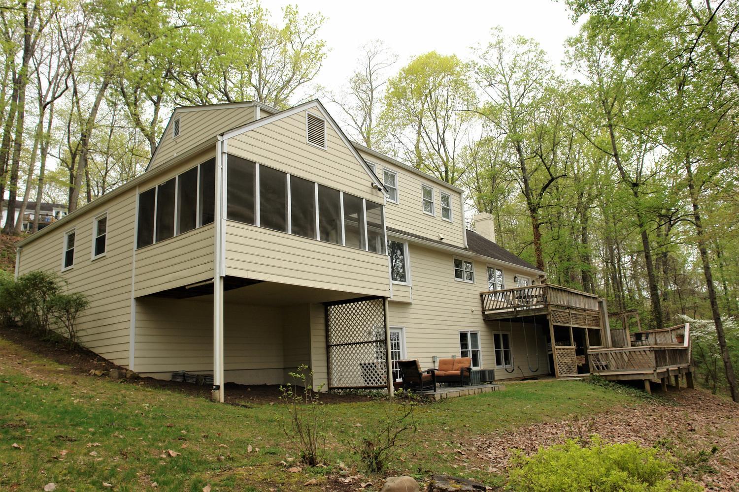 219 Darwin Road Southwest Roanoke, VA 24014 - Photo 48 of 58 219 Darwin Rd SW Roanoke VA-large-048-05