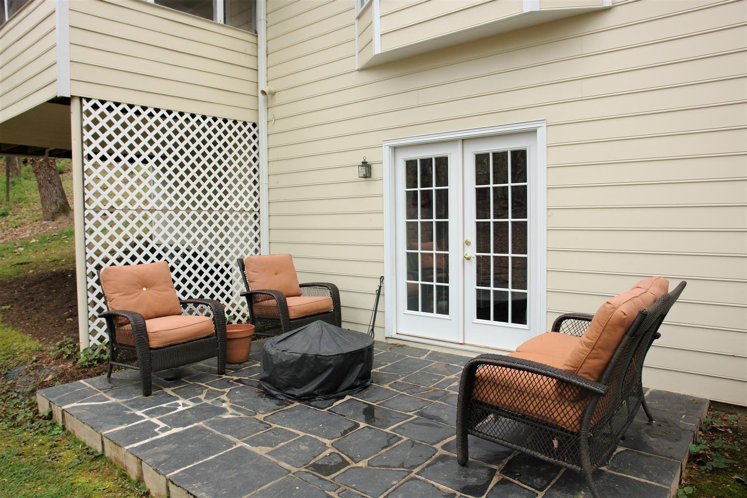 219 Darwin Road Southwest Roanoke, VA 24014 - Photo 55 of 58 a view of a patio with chairs