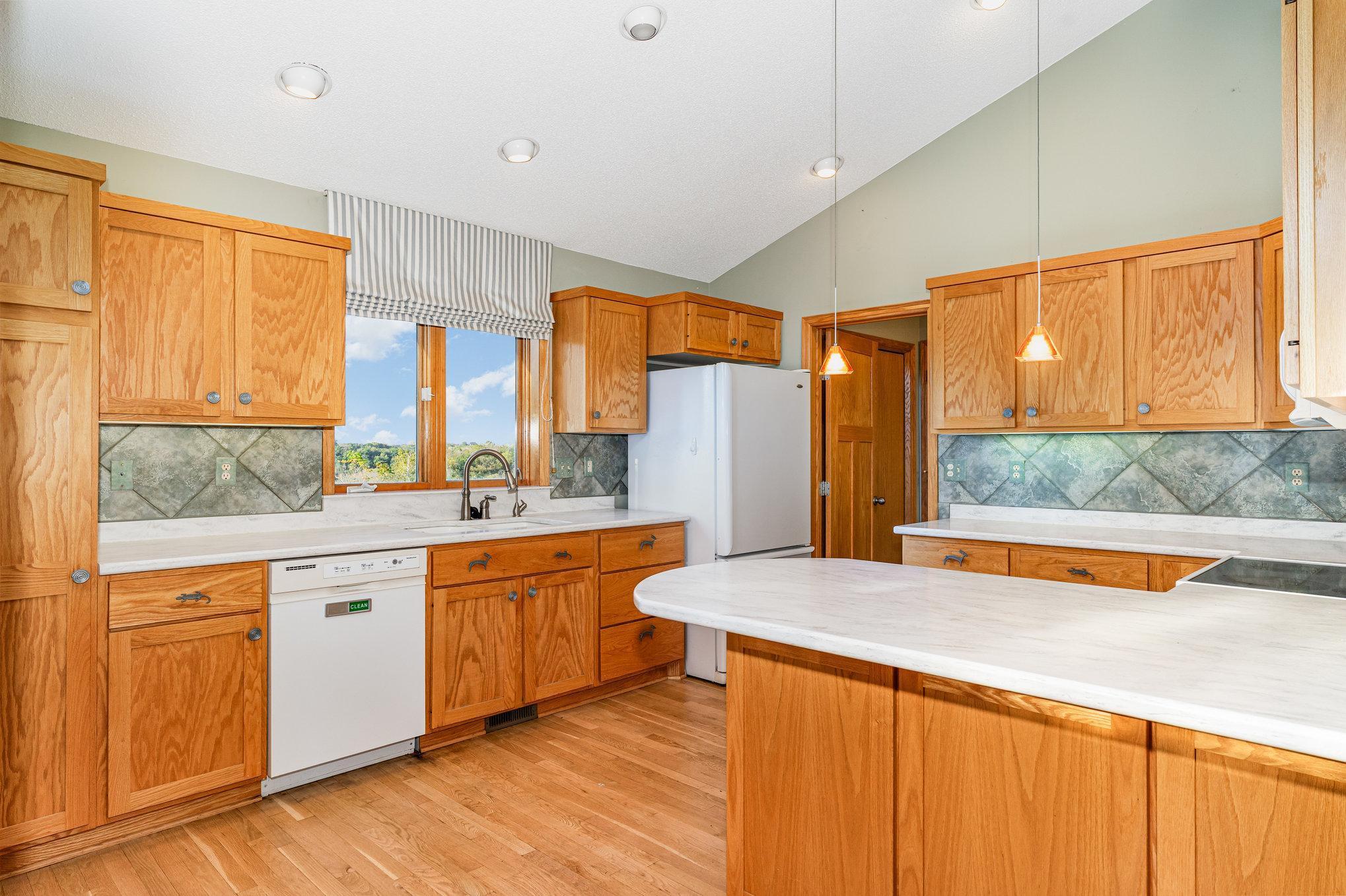 912 Aurora Circle Red Wing, MN 55066 - Photo 11 of 39