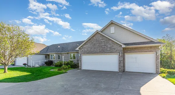 $400,000 | 912 Aurora Circle, Red Wing, MN 55066