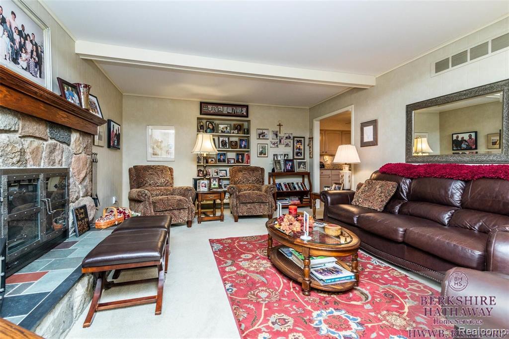 25233 Wykeshire Road Farmington Hills, MI 48336 - Photo 18 of 45