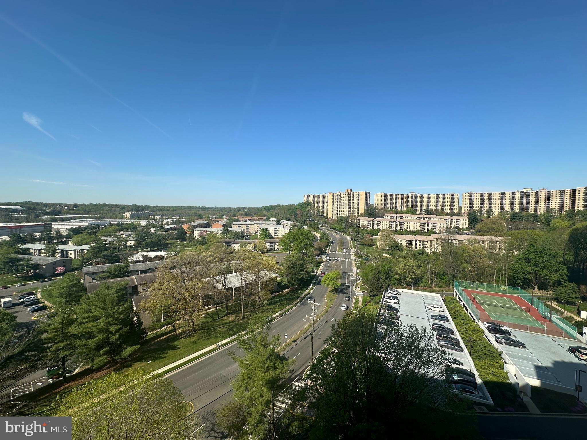 5911 Edsall Road, Unit 912 Alexandria, VA 22304 - Photo 2 of 4