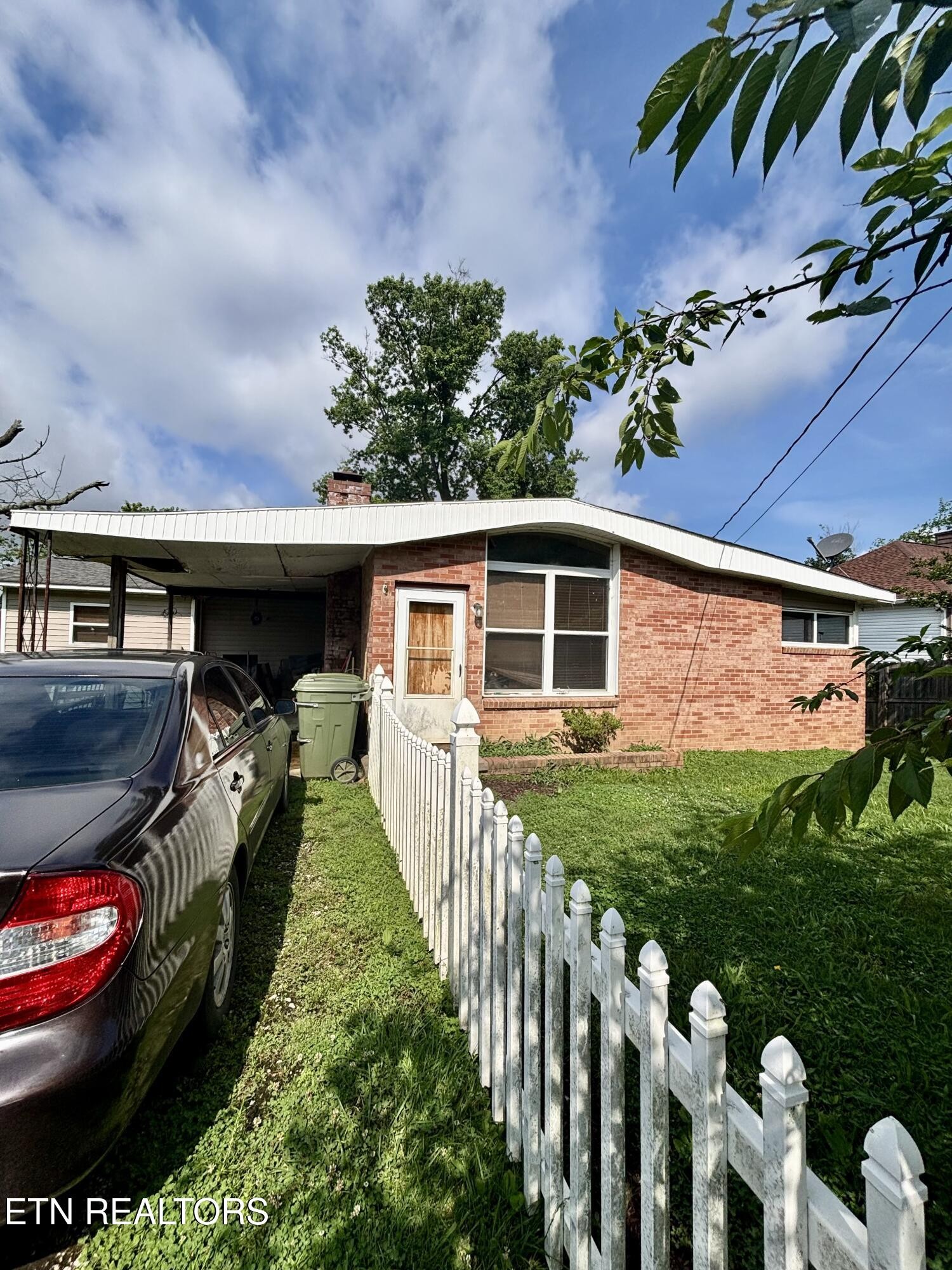 132 Victoria Road Kingston, TN 37763 - Photo 2 of 3 Gallery Image 2