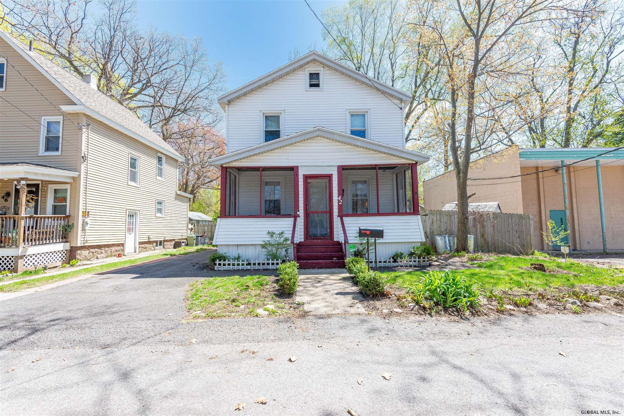 42 Roland Place Schenectady, NY 12304 - Photo 1 of 27 Photo 1