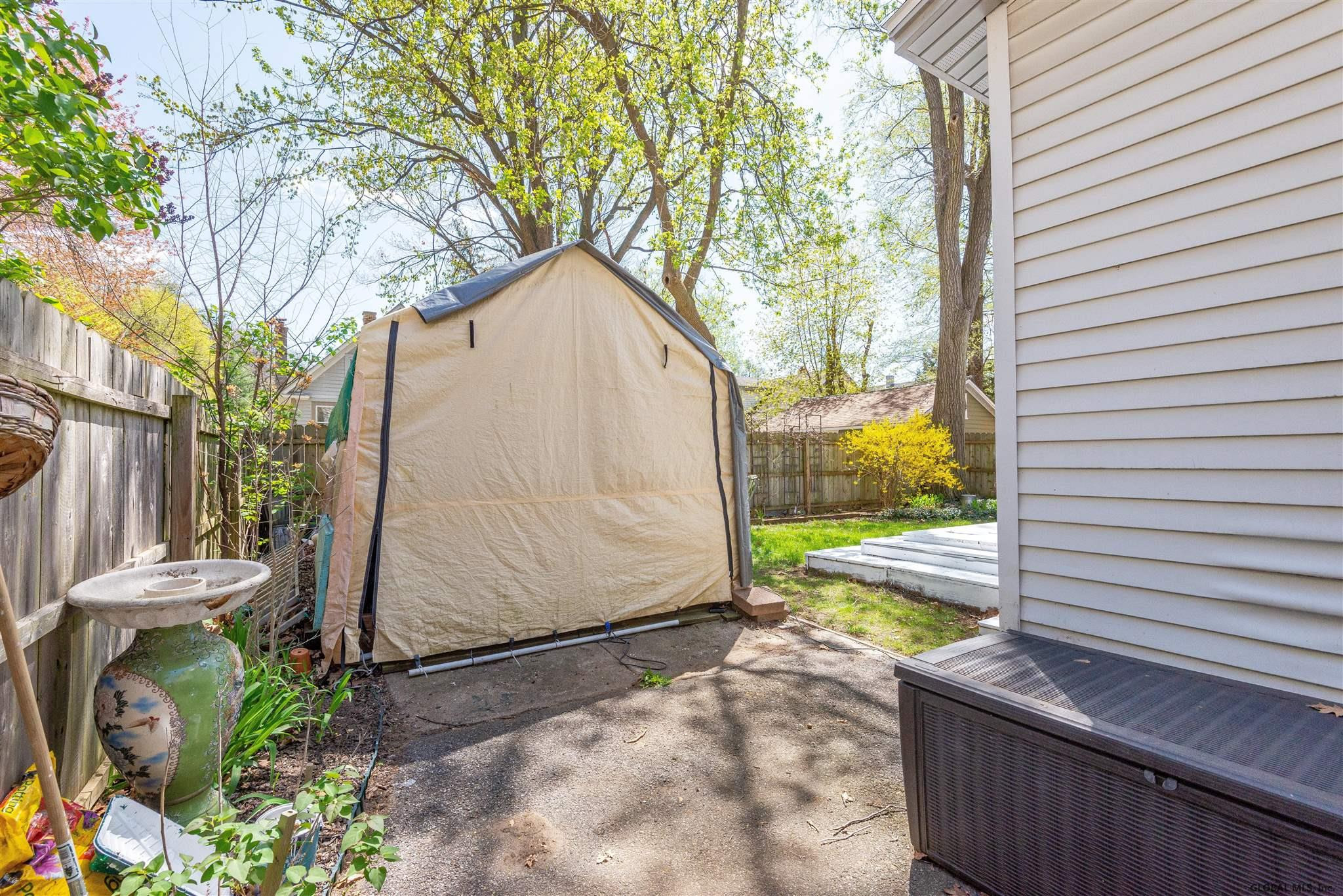 42 Roland Place Schenectady, NY 12304 - Photo 23 of 27 Photo 25