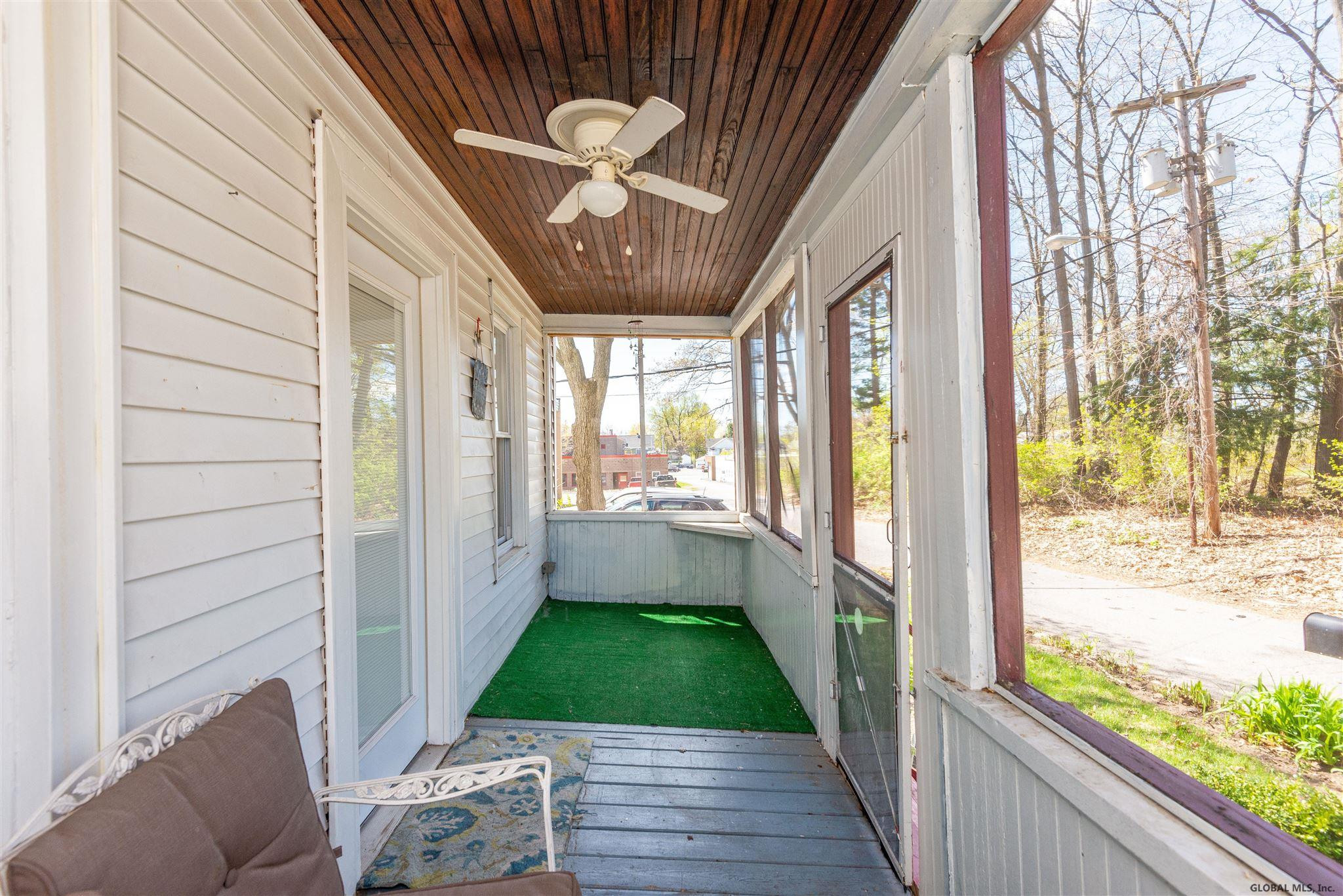 42 Roland Place Schenectady, NY 12304 - Photo 4 of 27 Photo 4