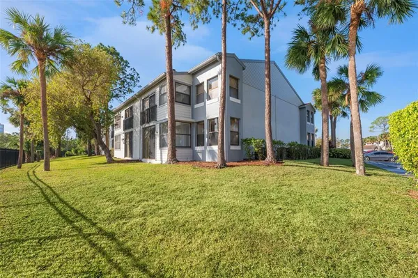 $2,195 | 1900 Pelican Landing Boulevard, Unit 1011, Clearwater, FL 33762