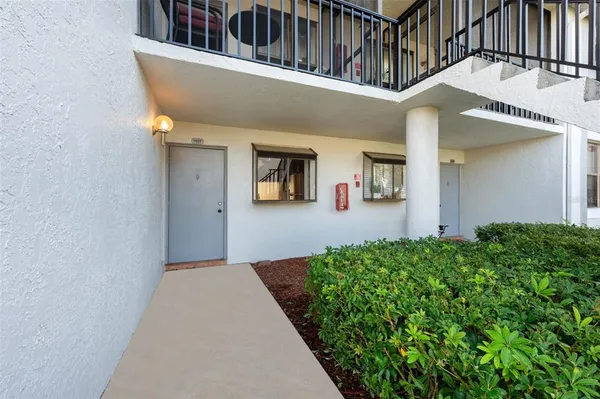 $2,195 | 1900 Pelican Landing Boulevard, Unit 1011, Clearwater, FL 33762