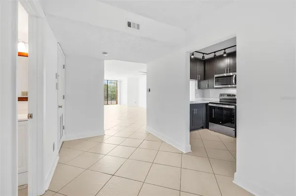$2,195 | 1900 Pelican Landing Boulevard, Unit 1011, Clearwater, FL 33762