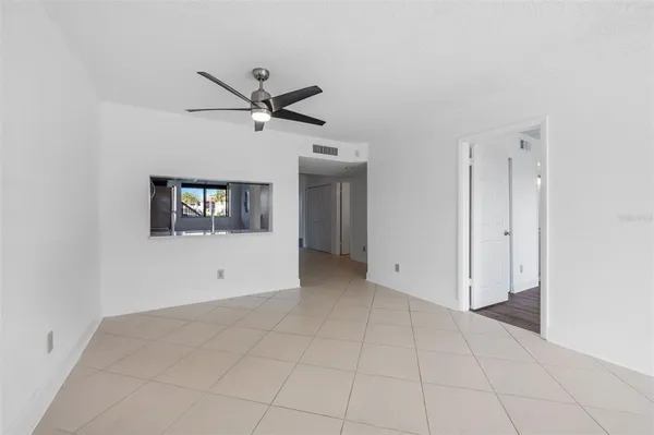 $2,195 | 1900 Pelican Landing Boulevard, Unit 1011, Clearwater, FL 33762