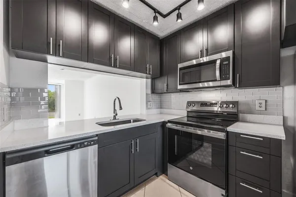 $2,195 | 1900 Pelican Landing Boulevard, Unit 1011, Clearwater, FL 33762