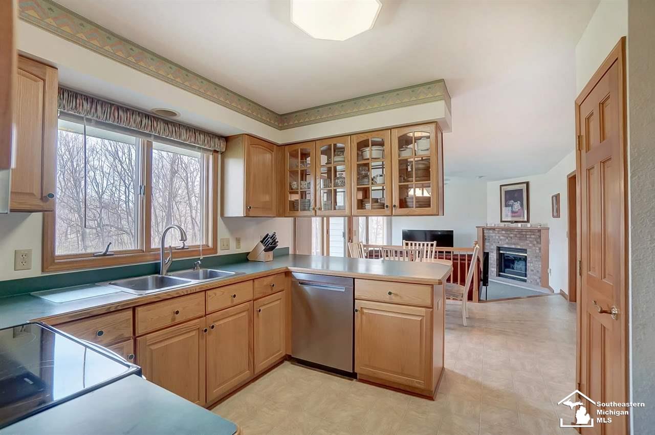 2429 Sandpiper Road Lambertville, MI 48144 - Photo 20 of 51 50071210-19.JPG