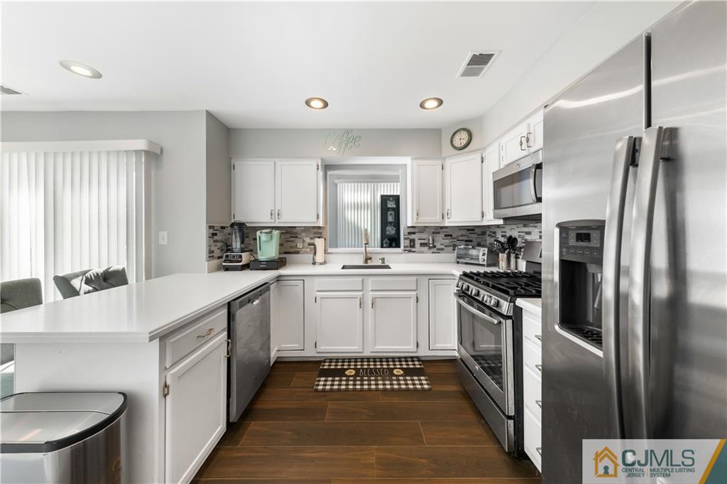 76 Winthrop Road Monroe Township, NJ 08831 - Photo 9 of 28 Gallery Image 9