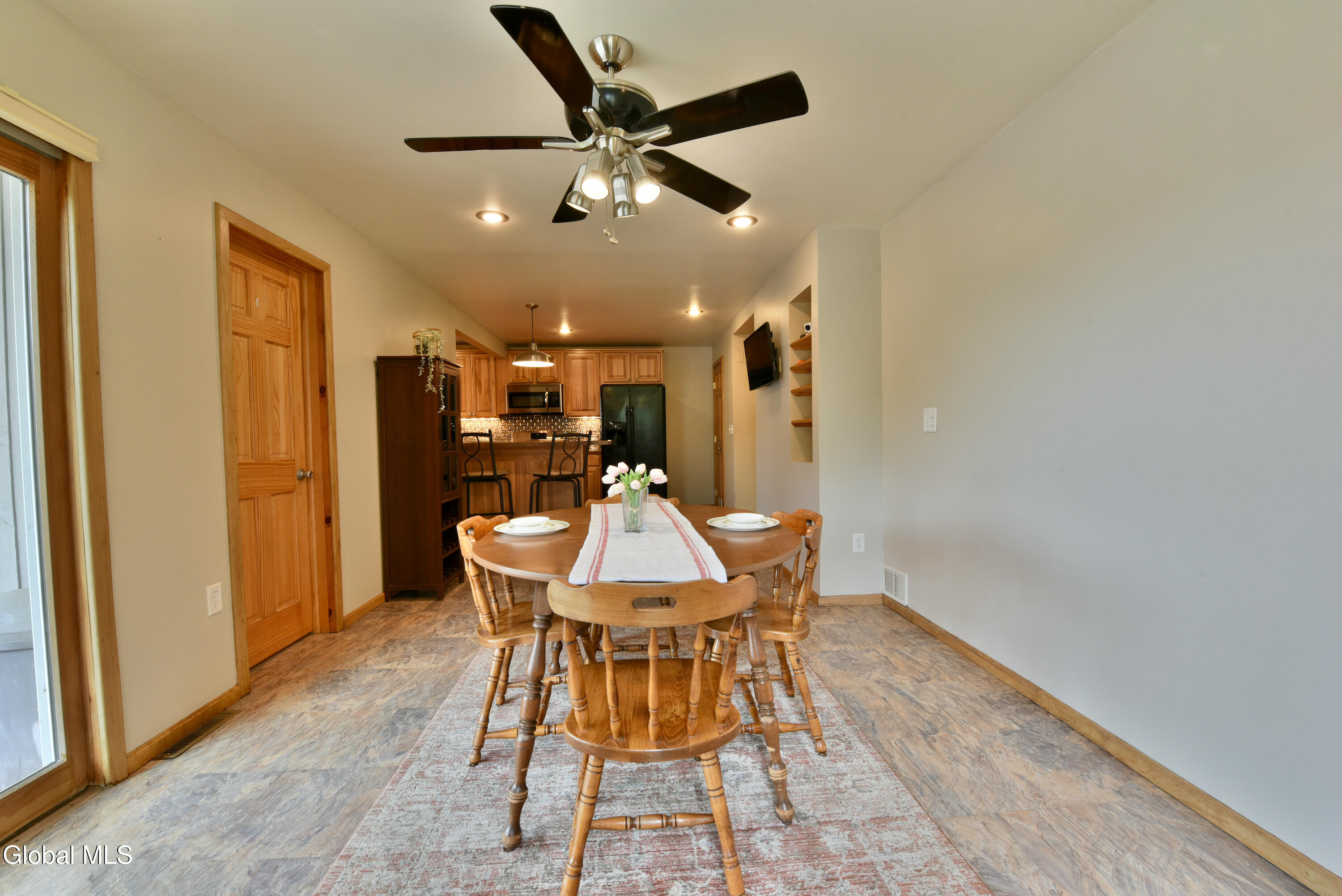 87 Lasher Road Bethlehem, NY 12158 - Photo 13 of 52 22