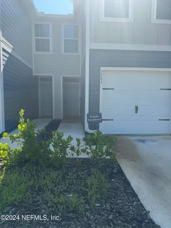 $1,750 | 5984 Creekside Crossing Drive, Jacksonville, FL 32210