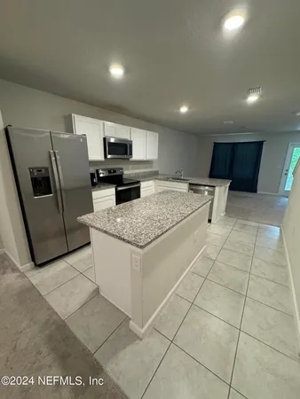 $1,750 | 5984 Creekside Crossing Drive, Jacksonville, FL 32210