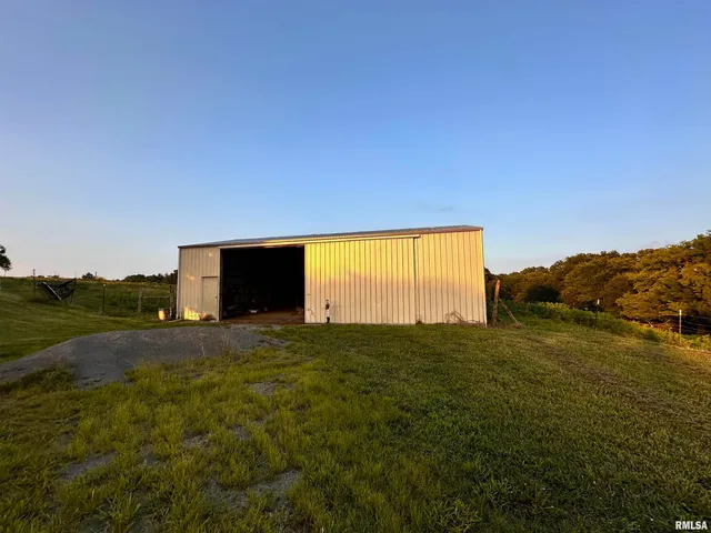 $350,000 | 470 Washington Lane, New Burnside, IL 62967