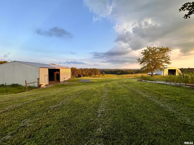 $350,000 | 470 Washington Lane, New Burnside, IL 62967