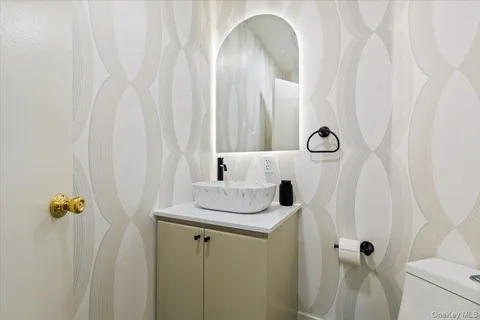 $475,000 | 21 Lake Street, Unit 1F, White Plains, NY 10603