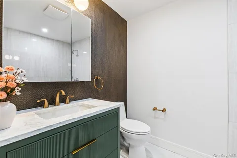 $475,000 | 21 Lake Street, Unit 1F, White Plains, NY 10603