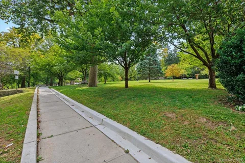 $475,000 | 21 Lake Street, Unit 1F, White Plains, NY 10603