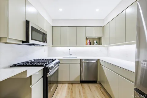 $475,000 | 21 Lake Street, Unit 1F, White Plains, NY 10603