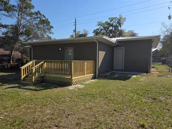 $1,820 | 410 Moseley Avenue, Palatka, FL 32177