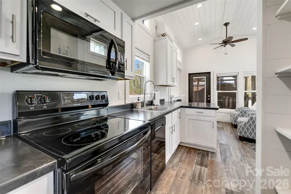 $258,500 | 163 Simplicity Woods Drive, Franklin, NC 28734