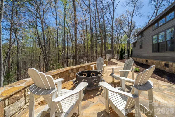 $258,500 | 163 Simplicity Woods Drive, Franklin, NC 28734