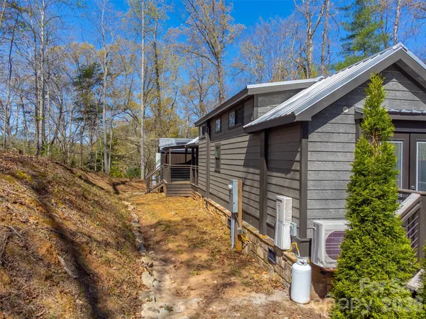 $258,500 | 163 Simplicity Woods Drive, Franklin, NC 28734