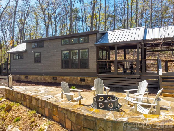 $258,500 | 163 Simplicity Woods Drive, Franklin, NC 28734