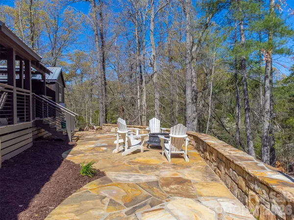$258,500 | 163 Simplicity Woods Drive, Franklin, NC 28734