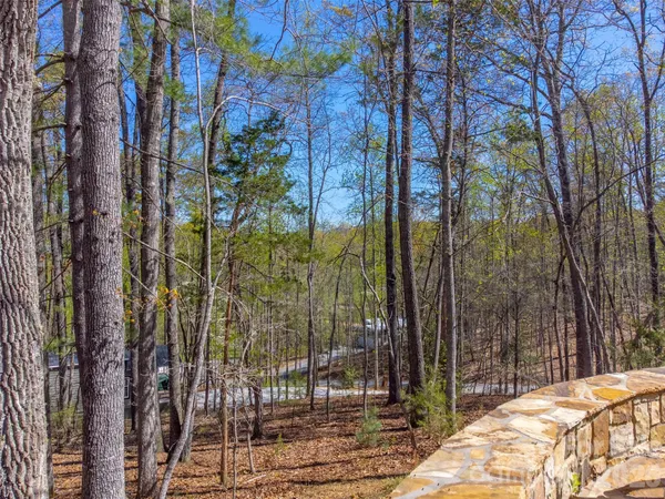 $258,500 | 163 Simplicity Woods Drive, Franklin, NC 28734