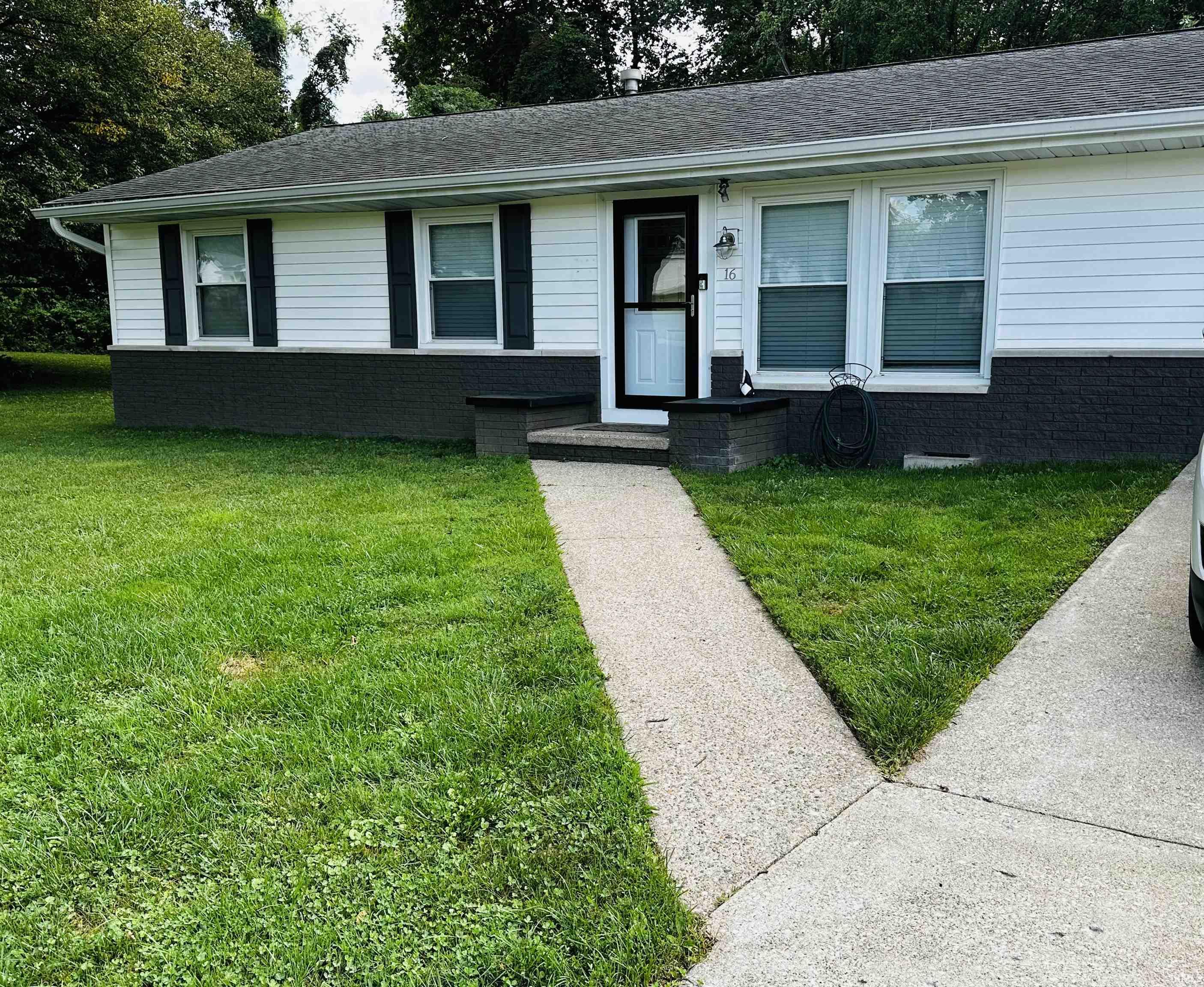 16 Morningside Drive Washington, IN 47501 - Photo 2 of 26