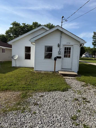 $149,000 | 1354 West Jefferson Street, Frankfort, IN 46041