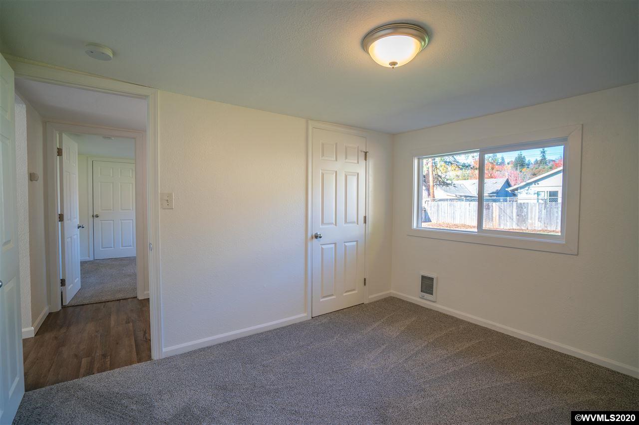 1363 Ruge Street Northwest Salem, OR 97304 - Photo 10 of 14