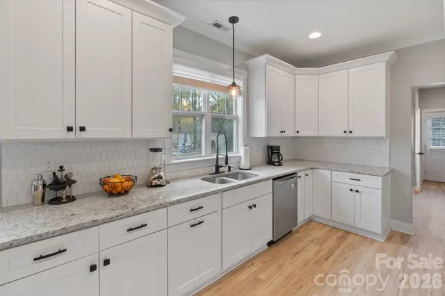 $329,000 | 705 West 2nd Avenue, Gastonia, NC 28052