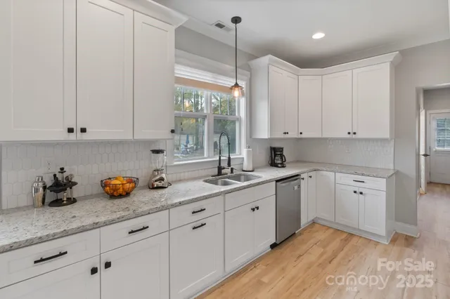 $330,000 | 705 West 2nd Avenue, Gastonia, NC 28052